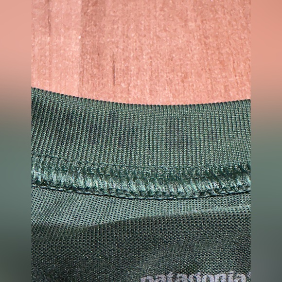 Green base layer T-shirt. - Picture 7 of 11